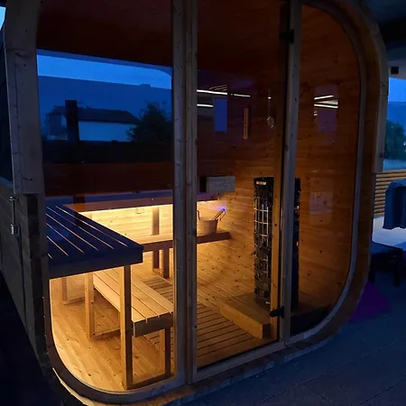 Ferienhaus Vacation Apolonia - Swimming Pool & Sauna *