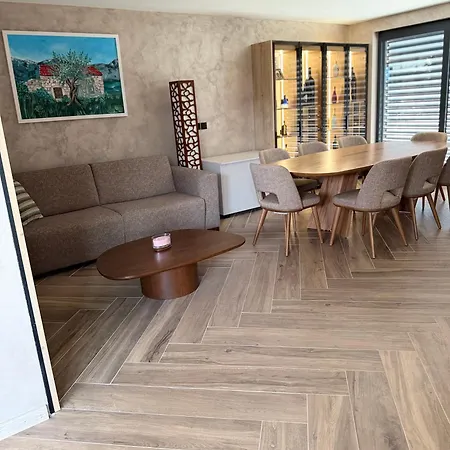 Ferienhaus Vacation Apolonia - Swimming Pool & Sauna *