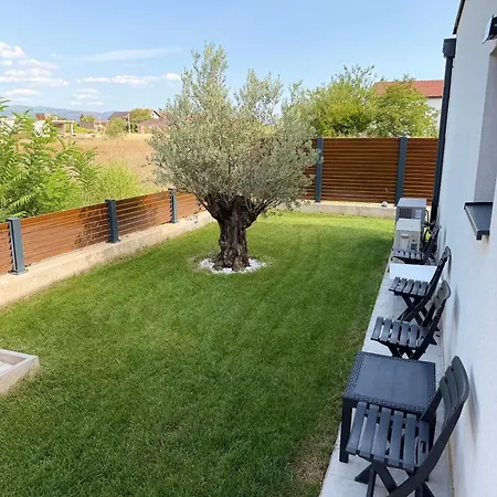 Vacation Apolonia - Swimming Pool & Sauna Ferienhaus *