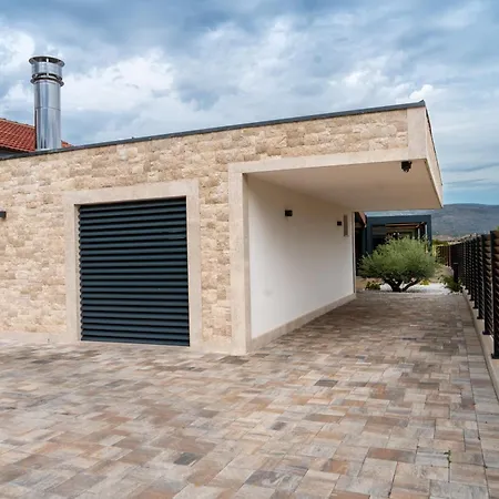 Ferienhaus Vacation Apolonia - Swimming Pool & Sauna